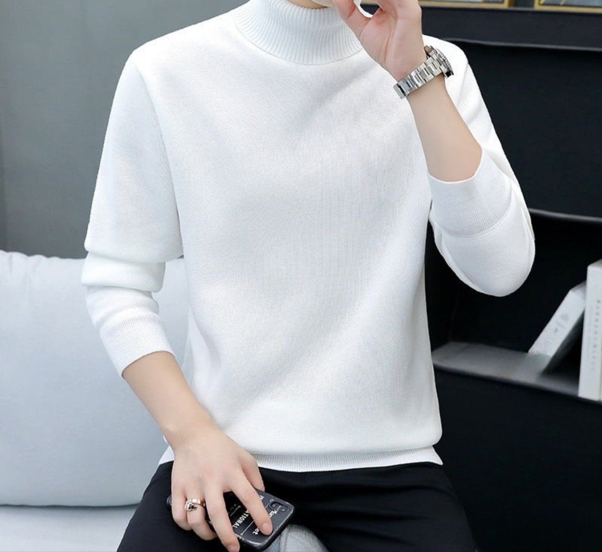 White turtleneck sweater with fleece lining