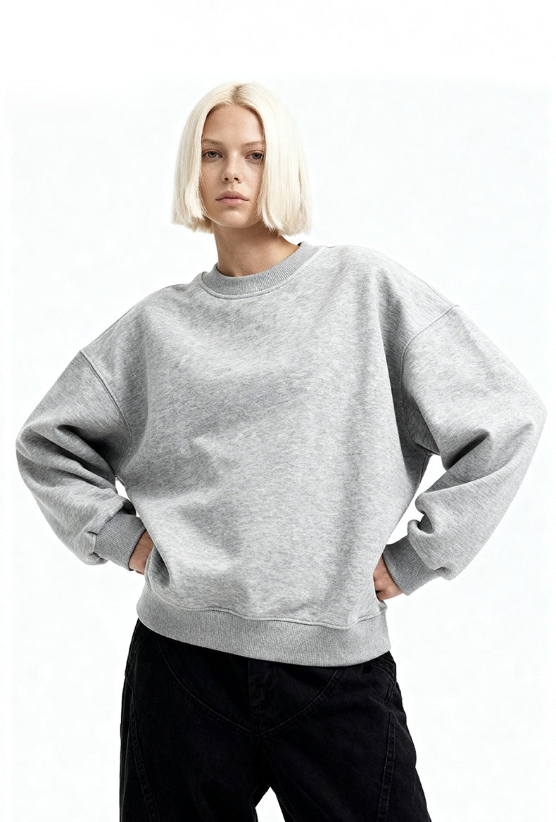 Women’s oversized sweatshirt light gray half-body front, drop shoulder