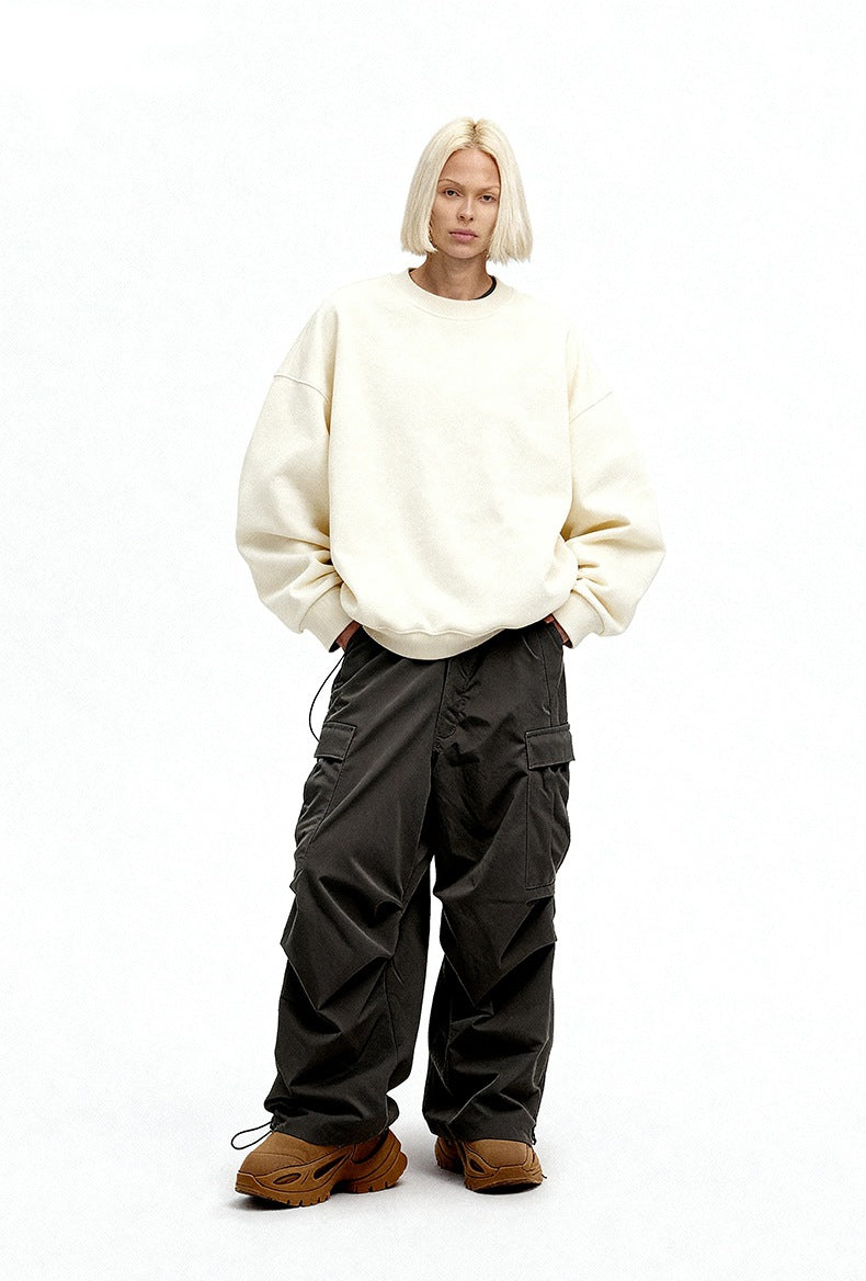 Women’s oversized sweatshirt off white full body relaxed fit with cargo pants