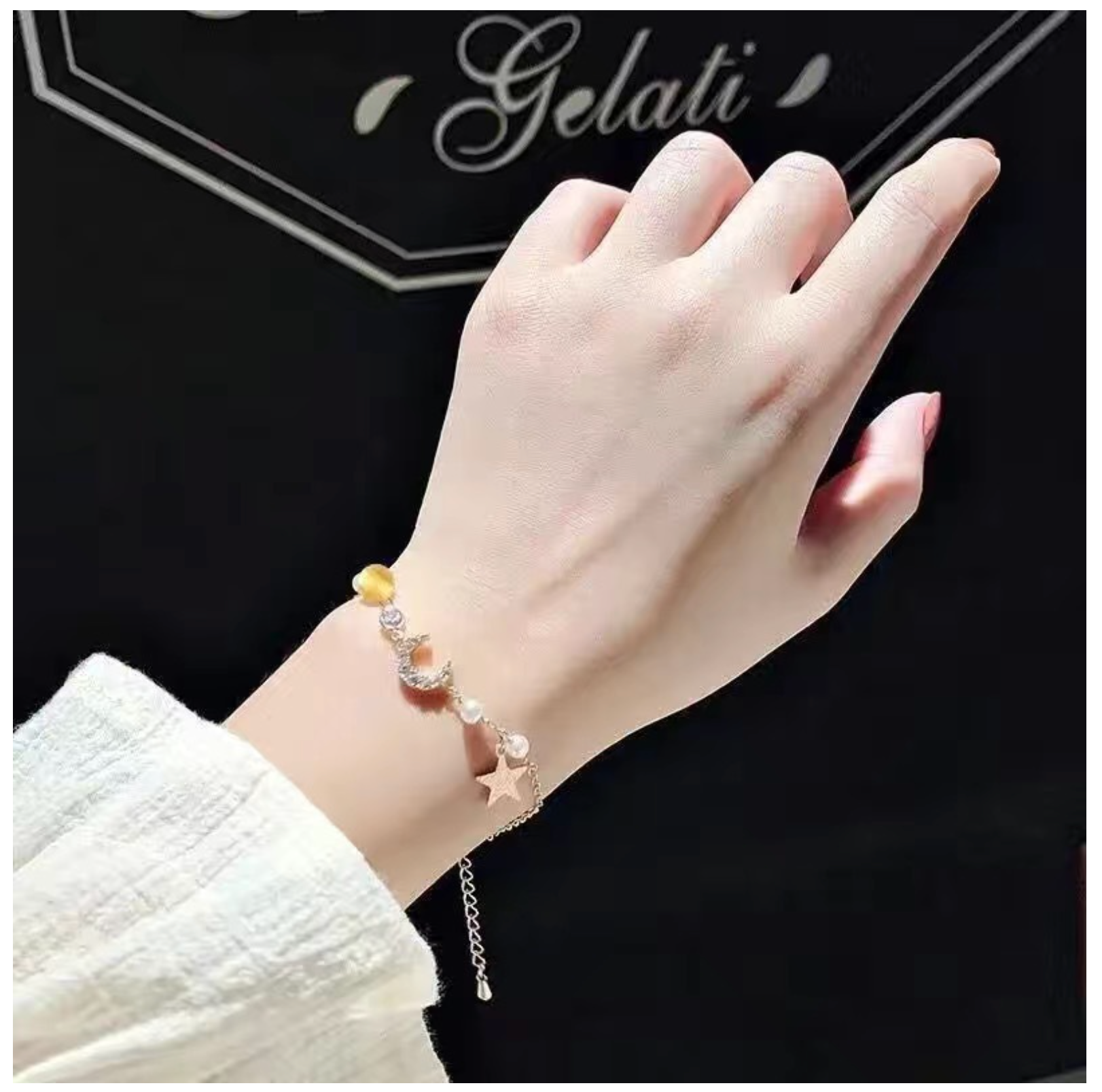 Minimalist Star and Moon Zircon Pearl Bracelet