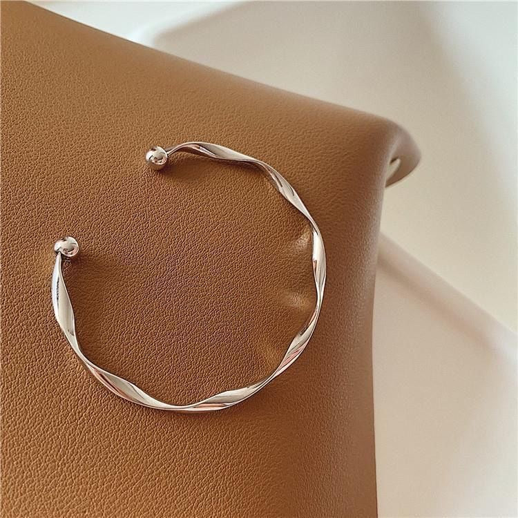 Minimalist Wave Pattern Open Bangle Bracelet