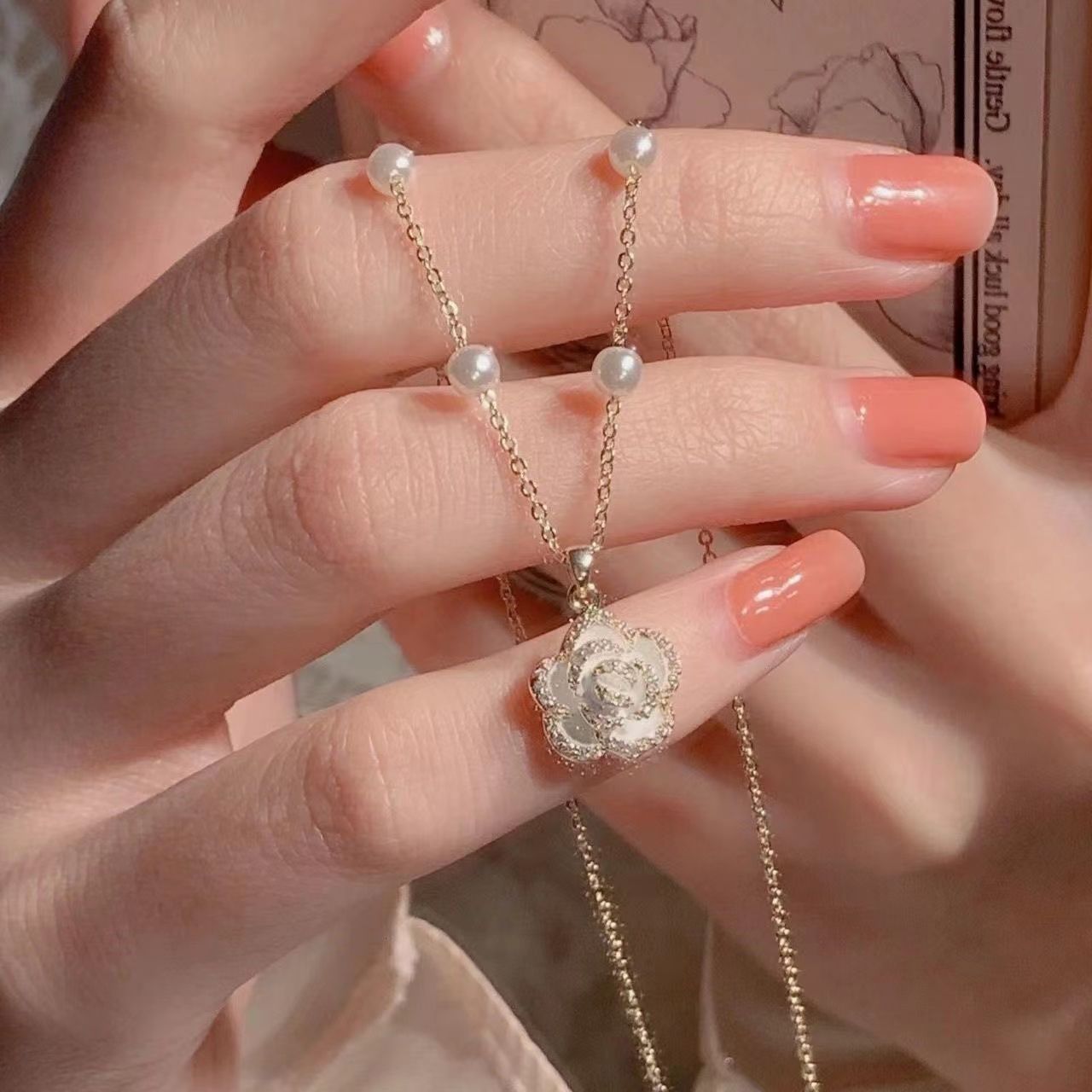 Pearl Flower Rose Gold Plated Chain Necklace