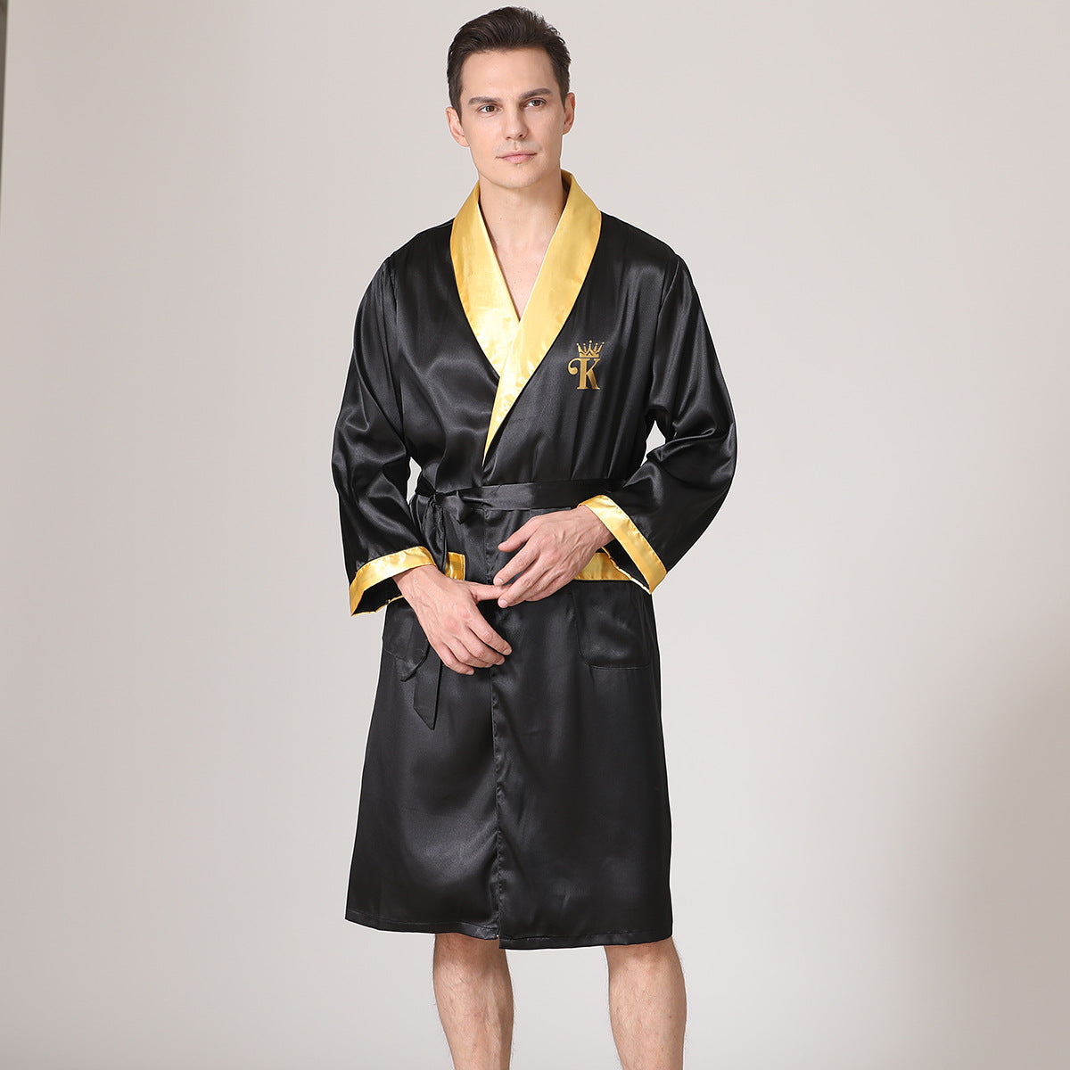 Bata con ribete en contraste Royal para hombre