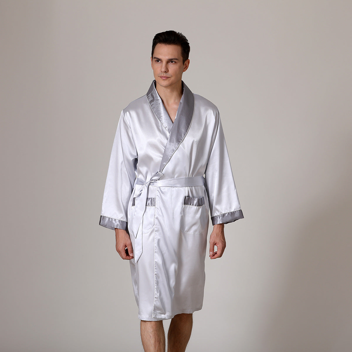 Bata con ribete en contraste Royal para hombre