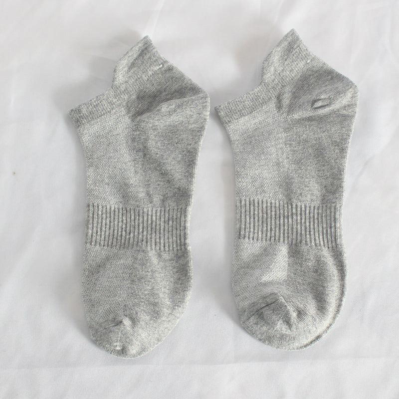 air of heather gray athletic ankle socks with ventilated mesh panels
