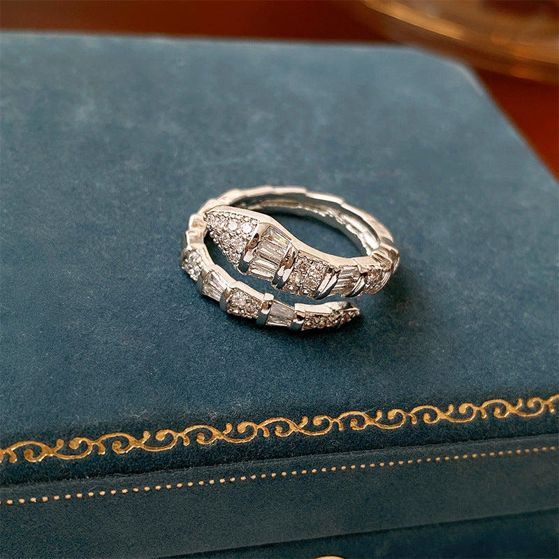 Silver snake ring zircon crystal elegant display case