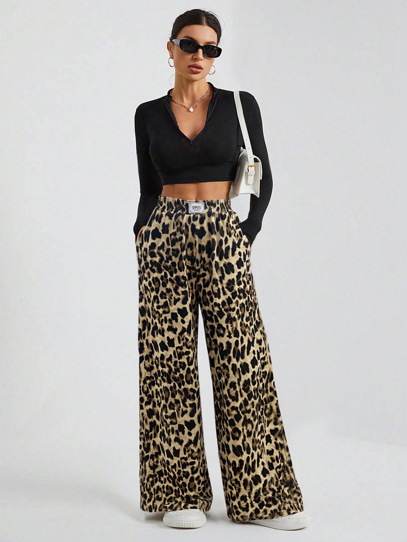 leopard wide leg pants street style look with sunglasses