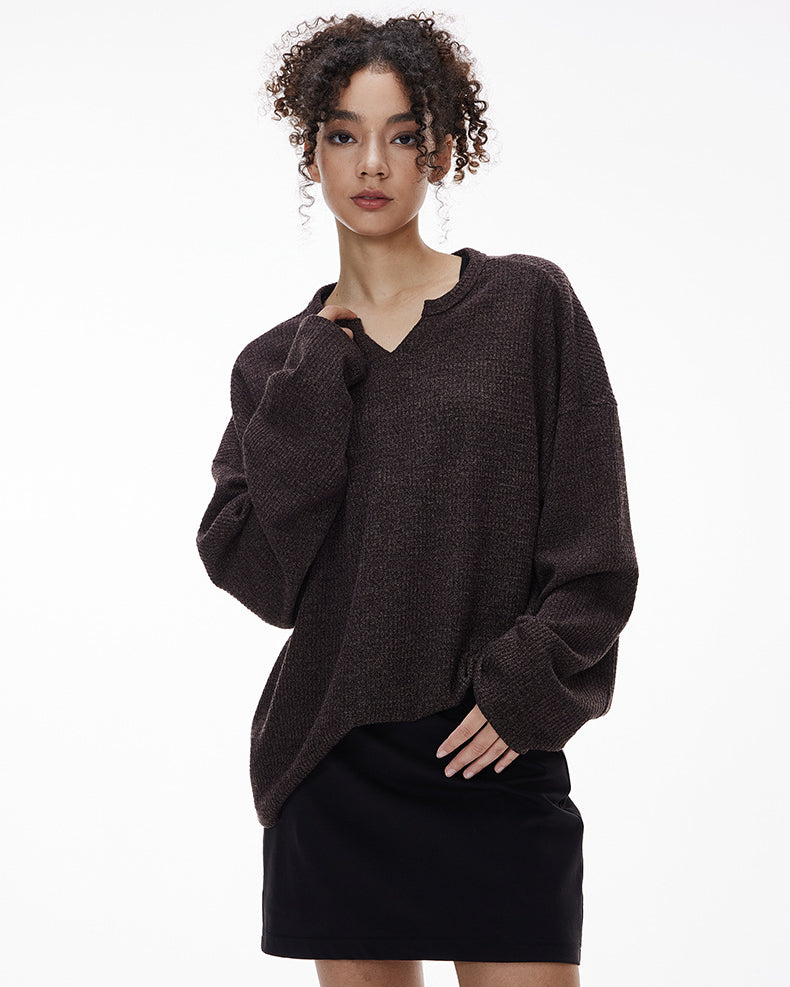 Women’s brown V-neck waffle knit long sleeve t-shirt fashion outfit